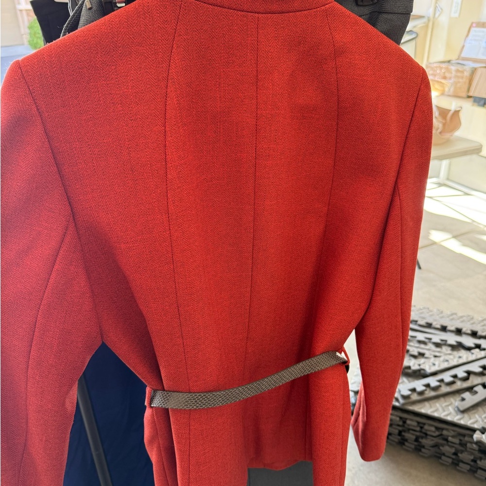 Tahari Women's Elegant pantsuit - Picture 4 of 4